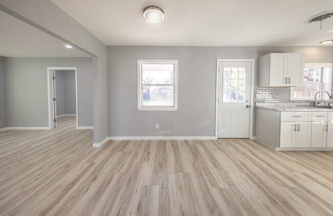 Building Photo - 5409 Ave D