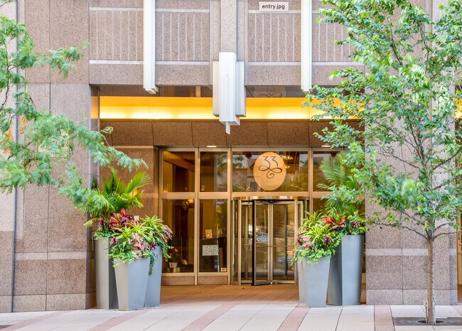Foto del edificio - 33 W Ontario St