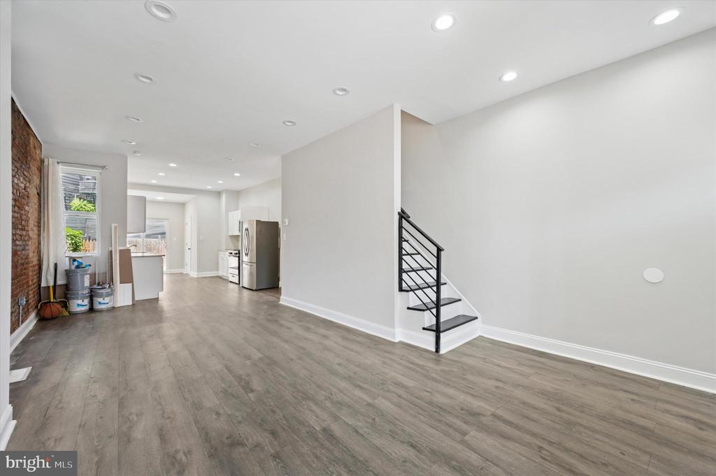 Foto principal - 2835 W Montgomery Ave