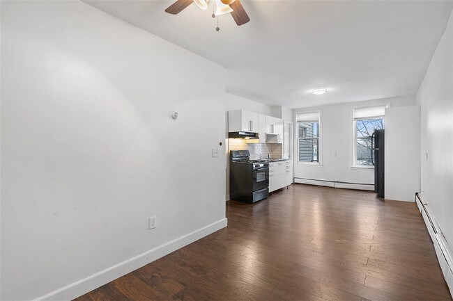 Foto del edificio - 74 Cambridge Ave