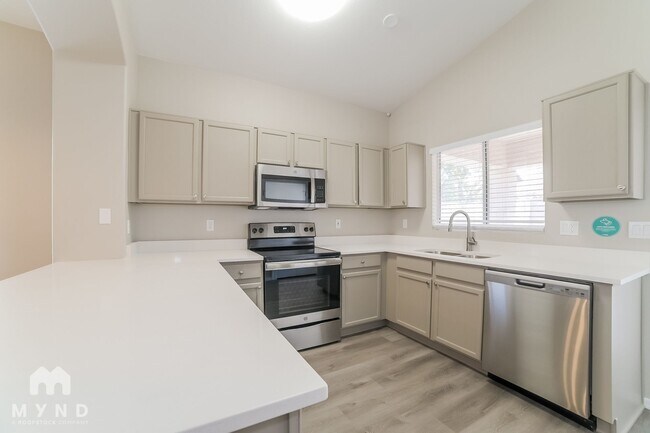 Building Photo - 2607 S 156th Ave