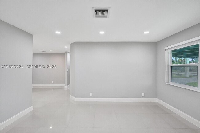 Building Photo - 1423 Garfield St