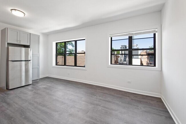 Foto del edificio - 2 bedroom in Chicago IL 60647