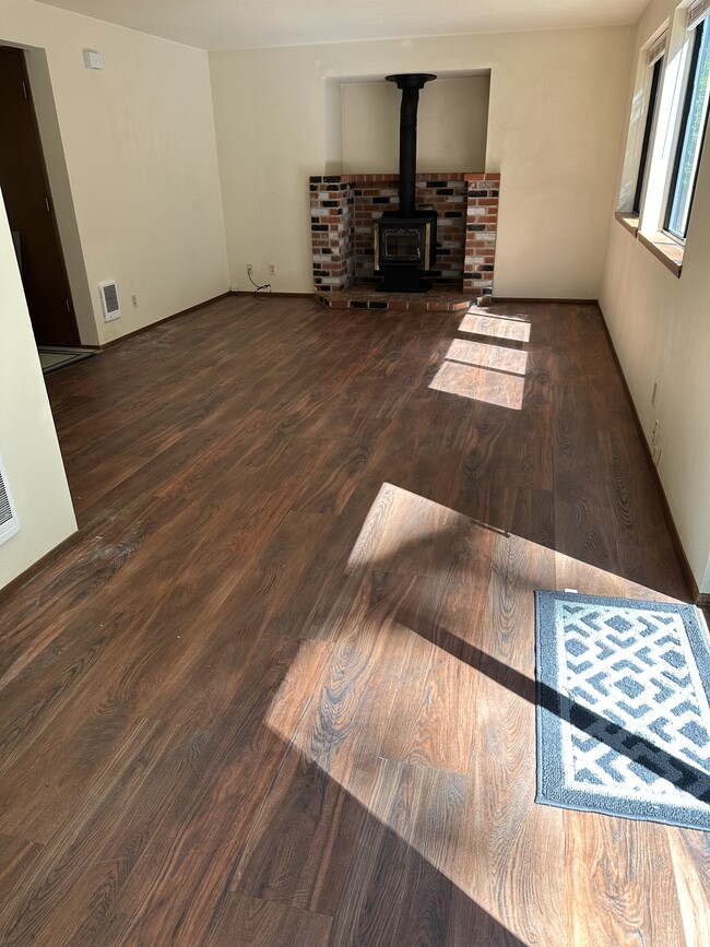 Foto del edificio - 5220 Pine Rd NE