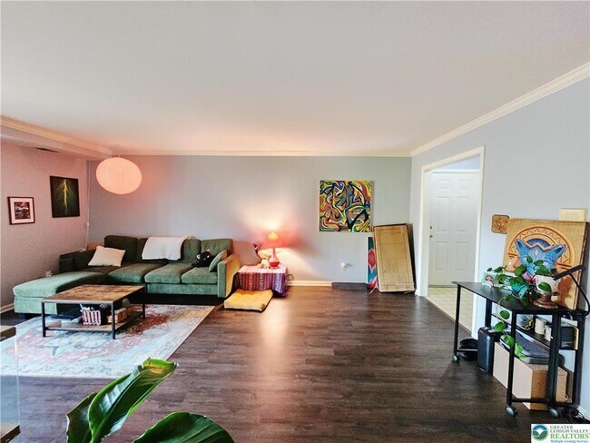Foto del edificio - 897 Cold Spring Rd