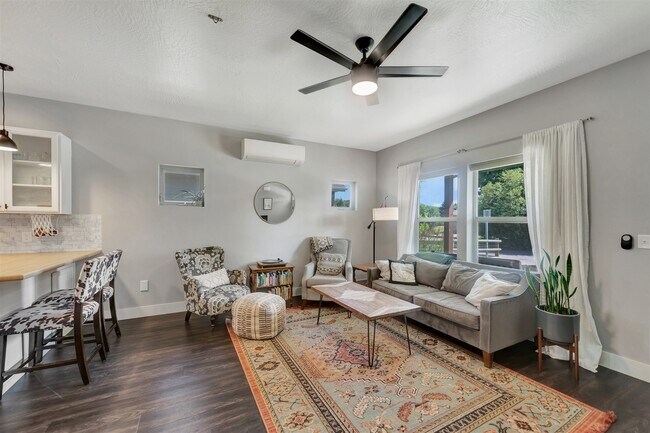 Foto del edificio - 365 Hiberta St