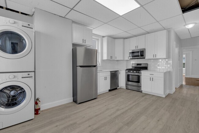 Foto del edificio - 742 Bennington St