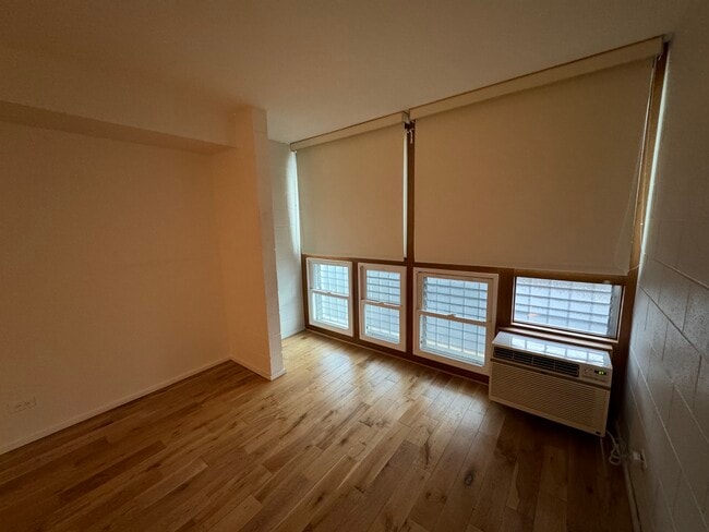 Building Photo - 1415 Punahou St