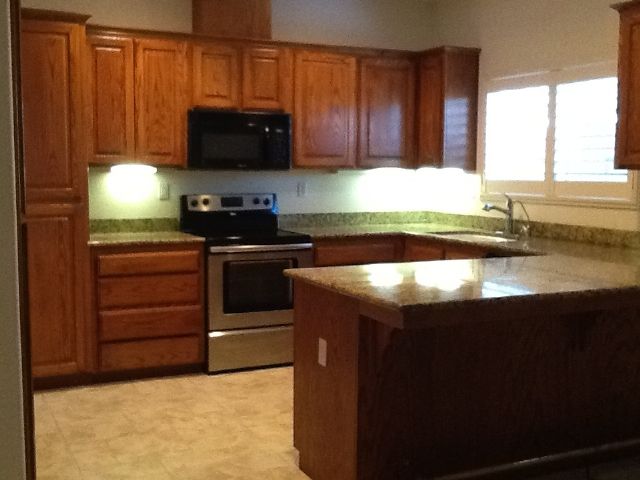 Building Photo - 2900 Las Flores Cir