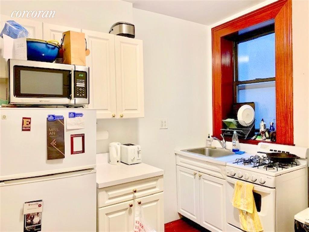 Building Photo - 112 E 97th St