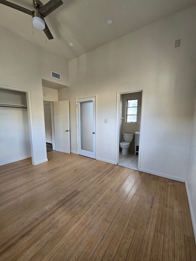 Building Photo - 528 N 1st Ave