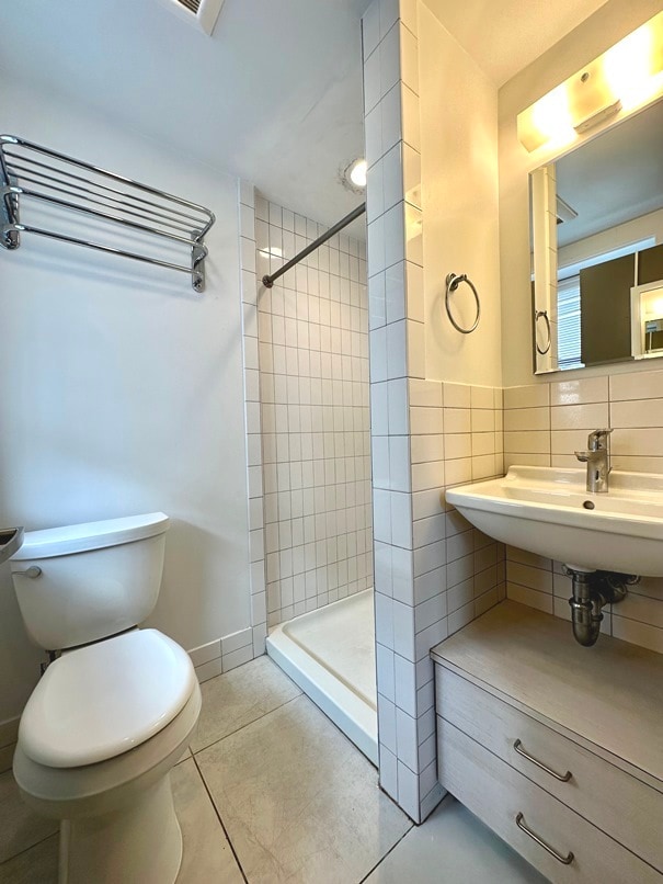 Building Photo - 144 Bowdoin St