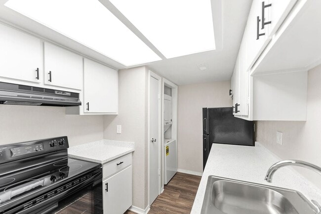 Building Photo - Fountainhead Apartments