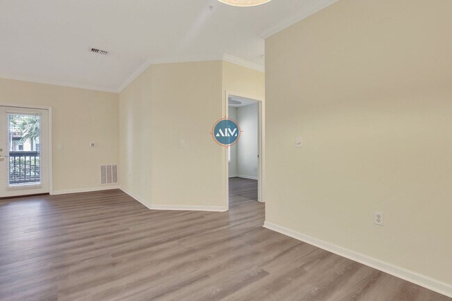 Foto del edificio - Luxurious Two-Bedroom Condo at Summer Hous...