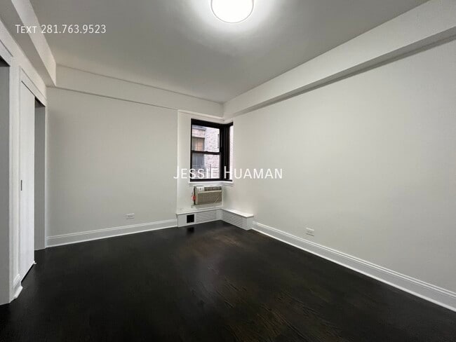 Building Photo - 219 E 69th St