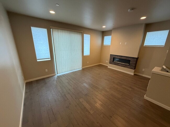 Building Photo - Renton Highlands newer 2bd Townhome For Rent!