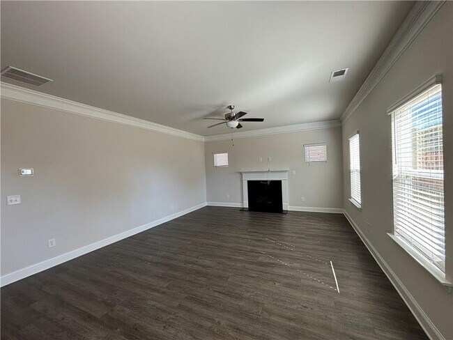 Foto del edificio - 5163 Woodline View Ln