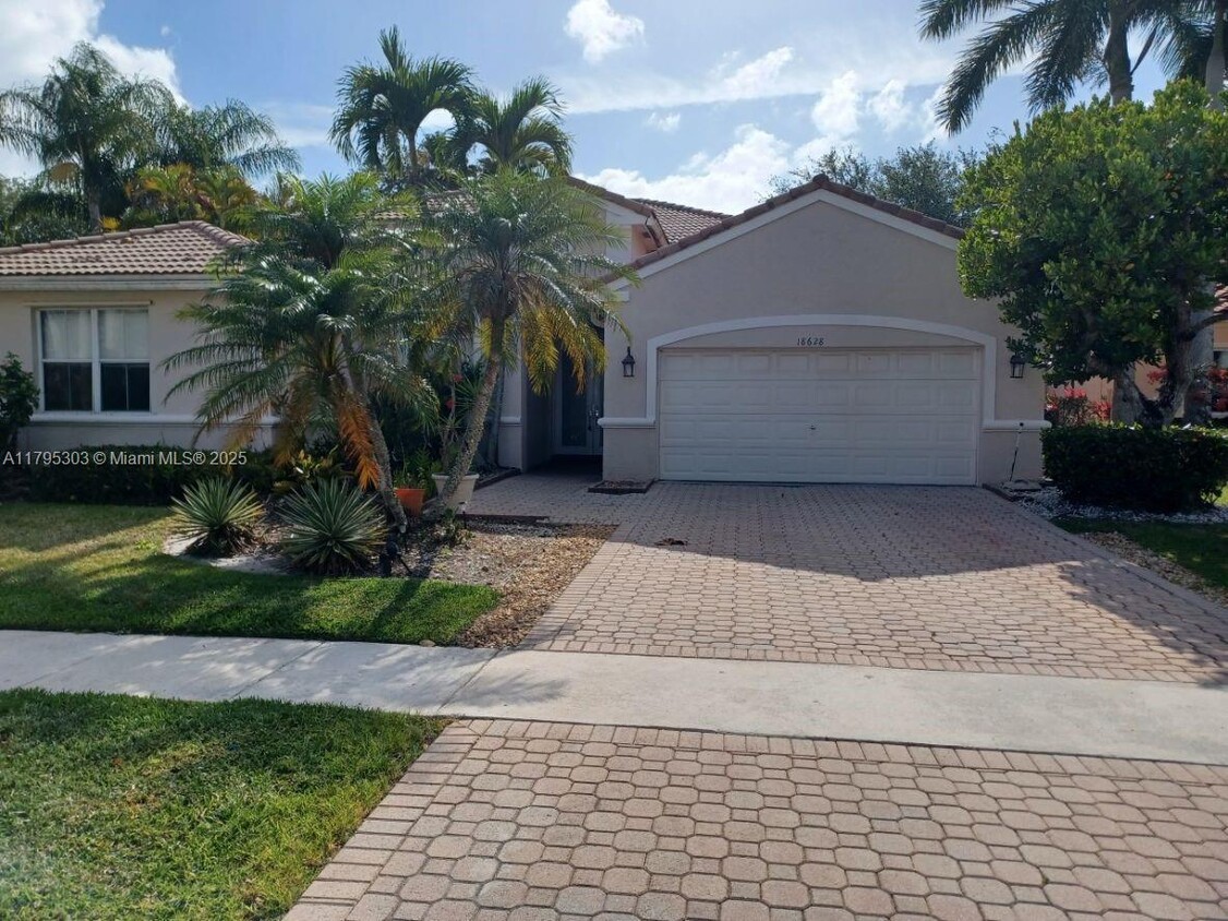 Foto principal - 18628 Ocean Mist Dr