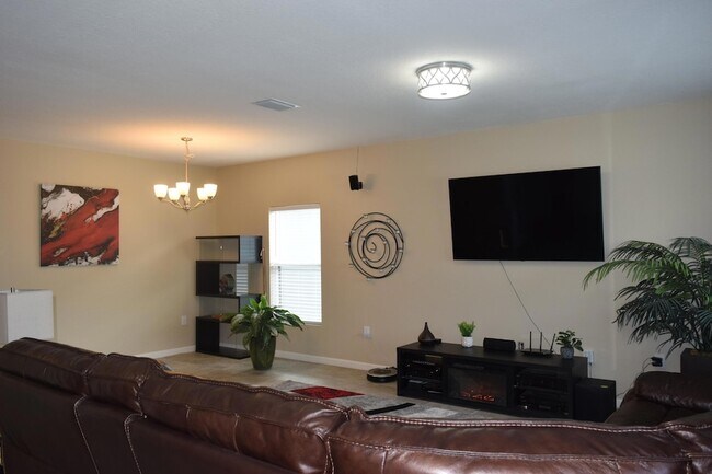 Building Photo - 4060 Dragonfly Dr