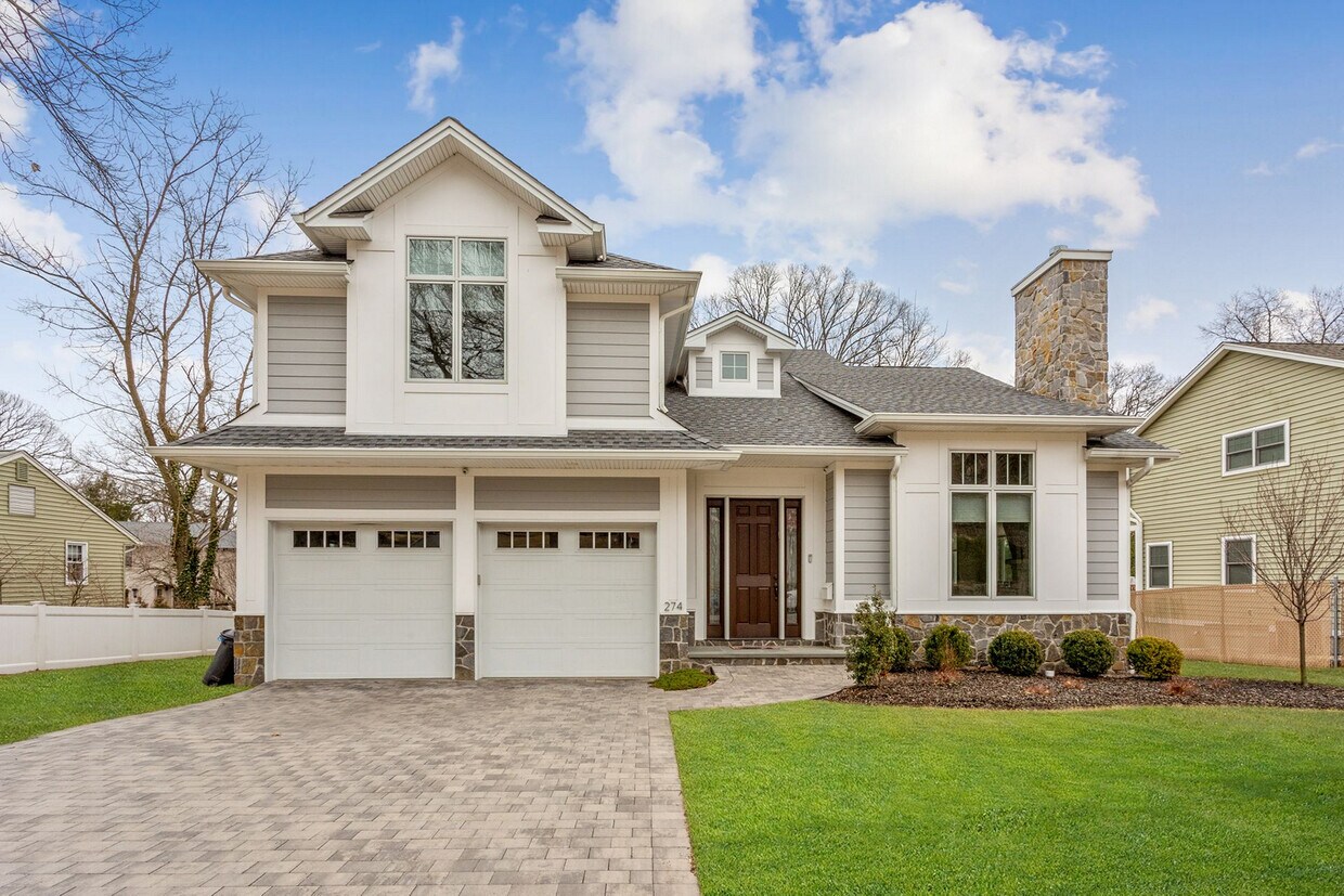 Foto principal - 274 Brookside Ave