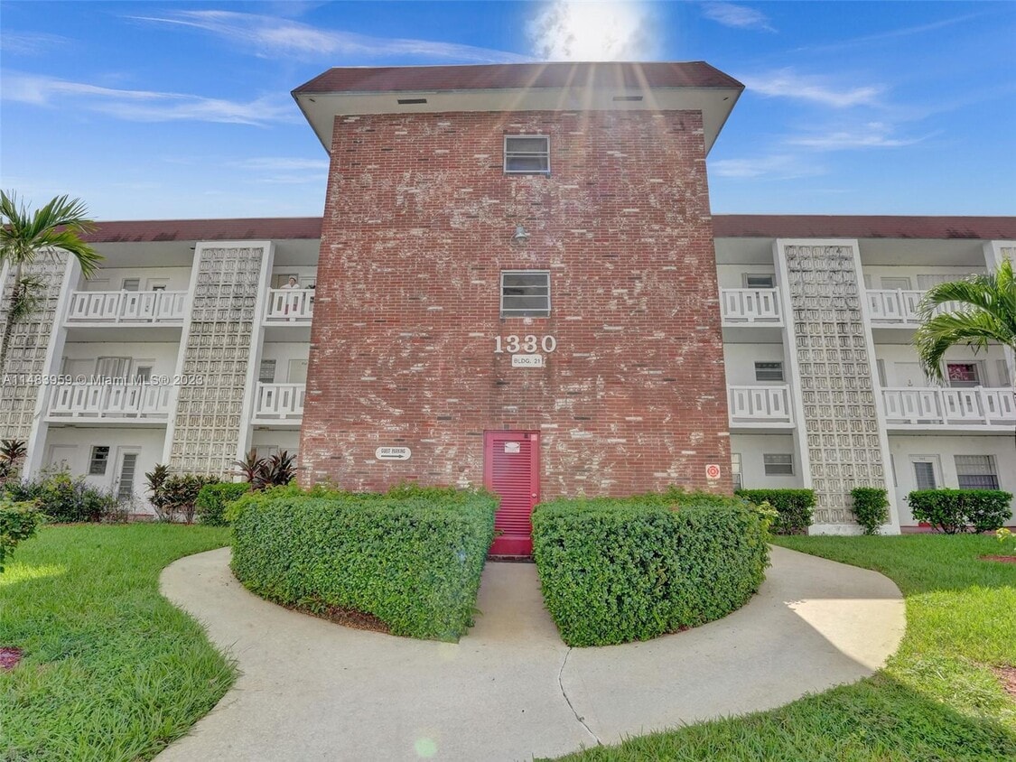 Primary Photo - 1330 NW 43rd Ave