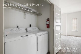 Building Photo - 1028 Palm Dr