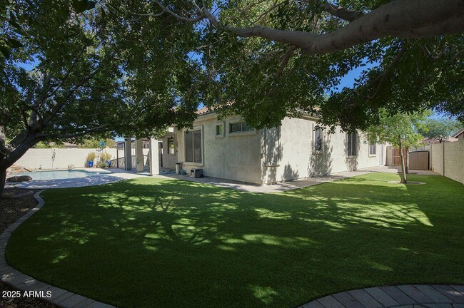 Foto del edificio - 7726 S El Camino Dr