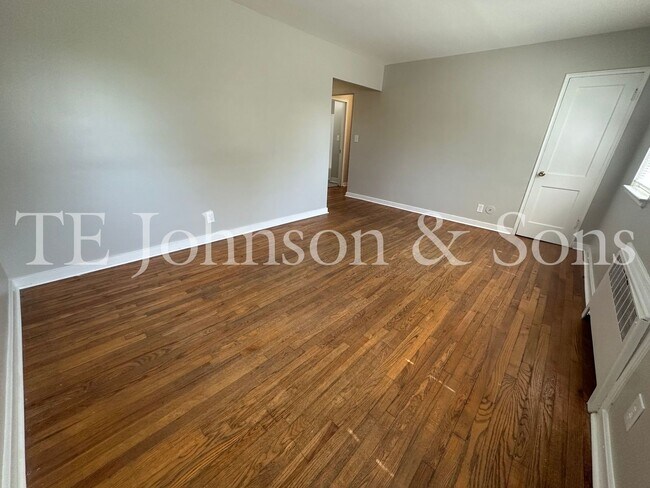 Foto del edificio - Spacious 2 Bedroom Condo