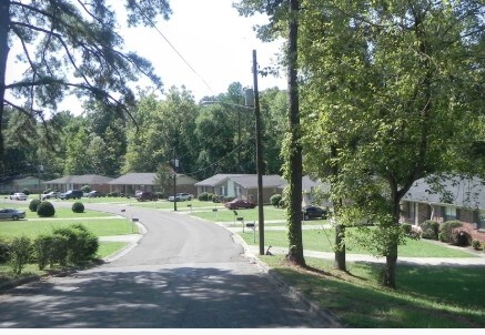Building Photo - 828 Old Trail Rd