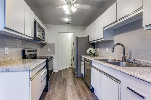 Foto del edificio - 5990 Lindenshire Ln