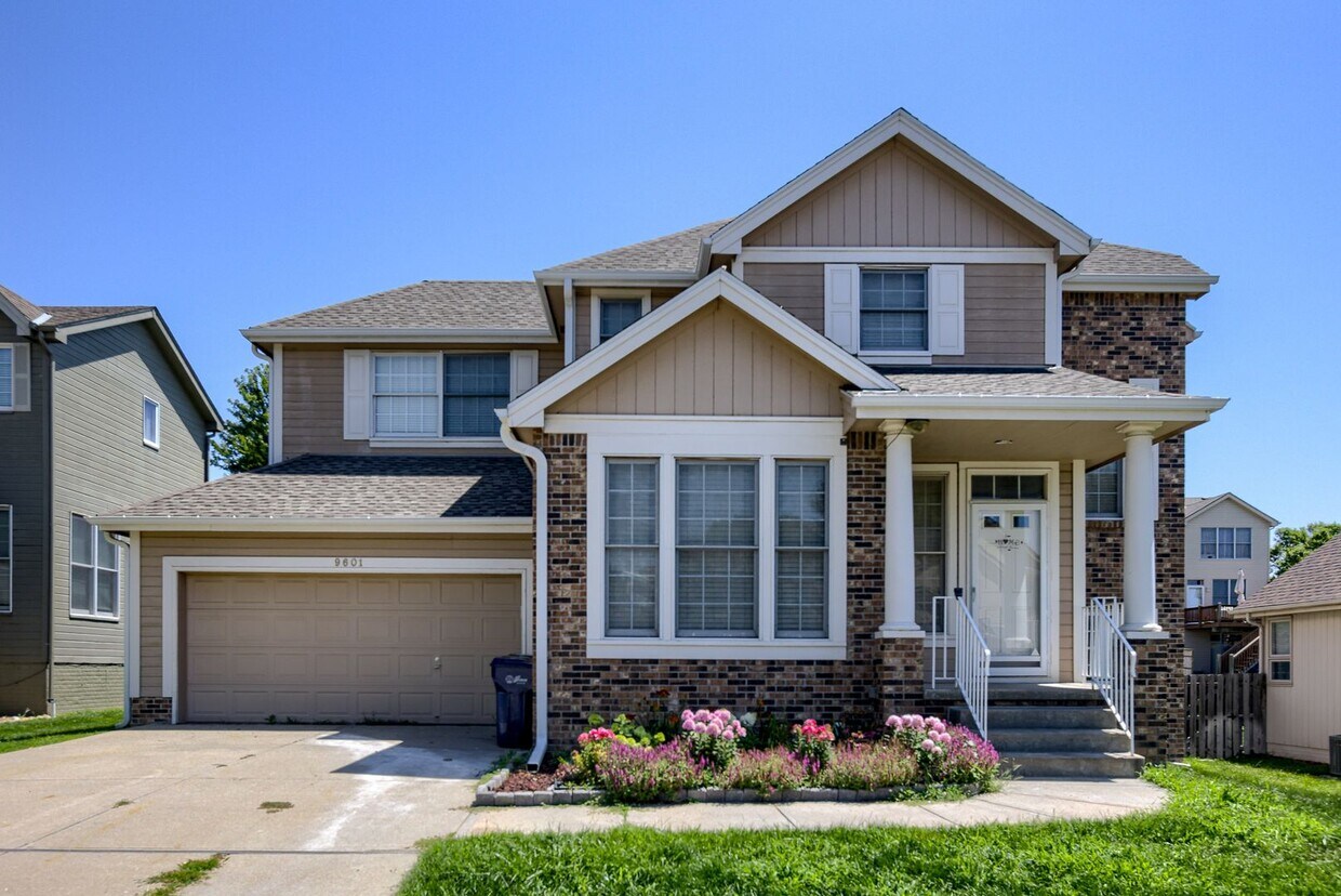 Foto principal - Must See 3 Bedroom In Bellevue!!