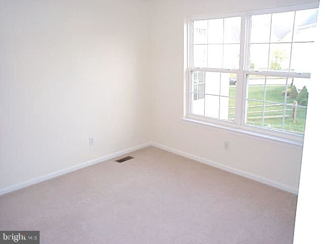 Building Photo - 18 Norwegian Wood Dr