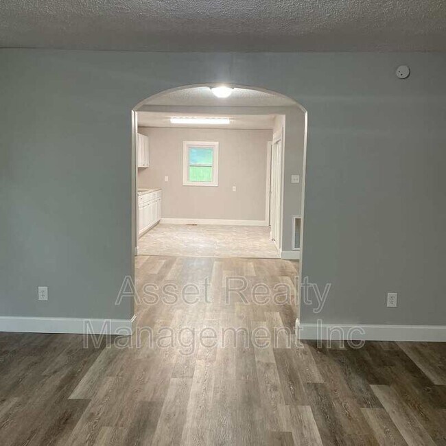 Foto del edificio - 3821 Hampton Ave