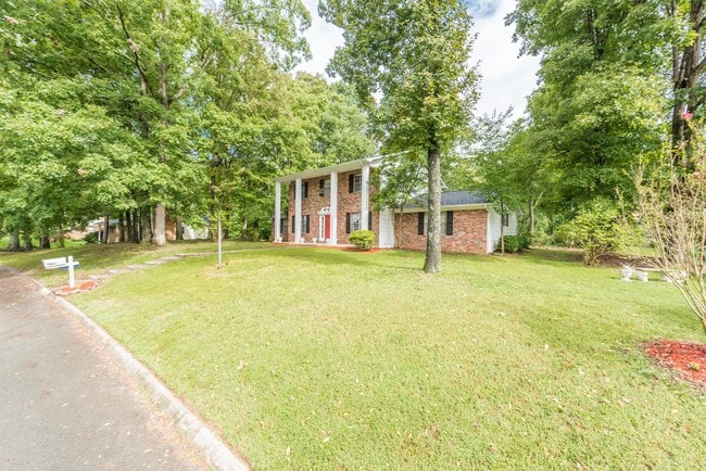Building Photo - 1828 Northwood Dr