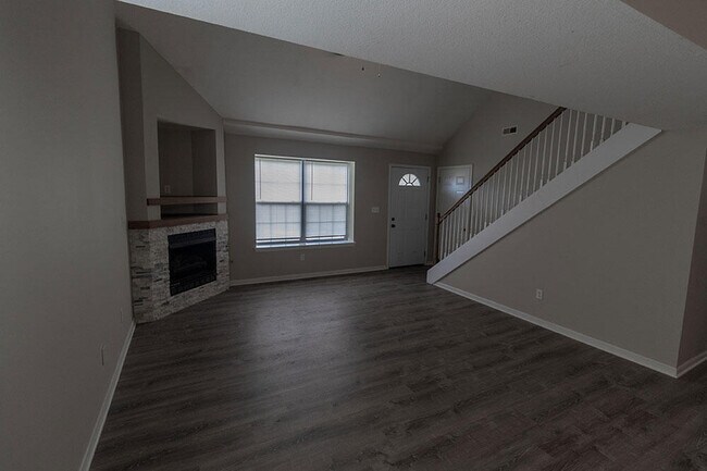 Building Photo - 3306 Dove Dr