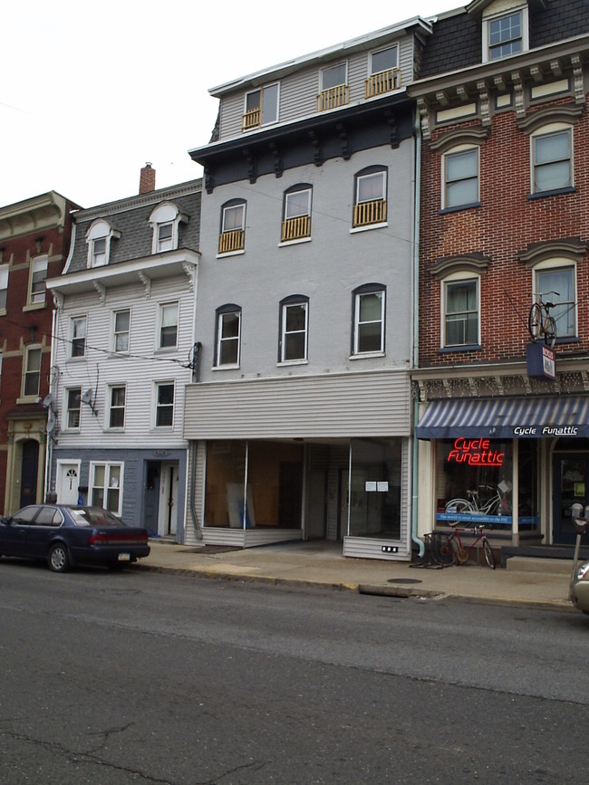 Building Photo - 401 S Main St