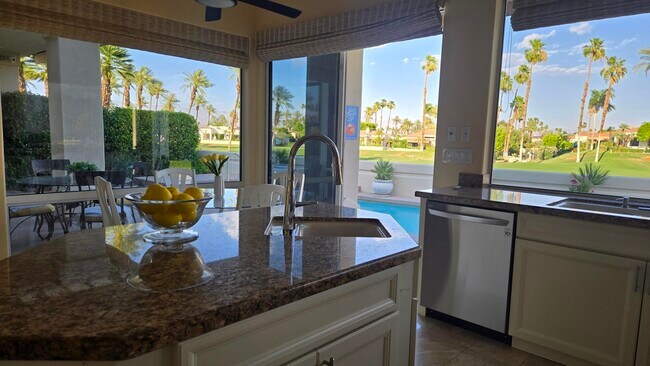 Foto del edificio - 75105 Spyglass Dr