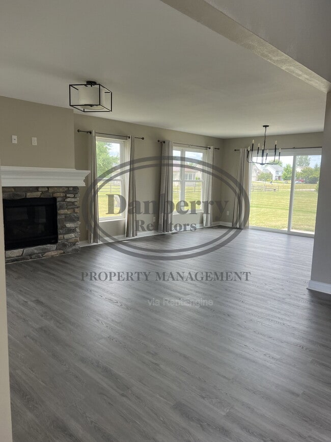 Building Photo - 8914 Red Hawk Ct