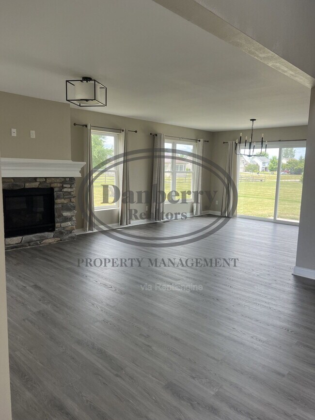 Foto del edificio - 8914 Red Hawk Ct