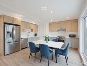 Building Photo - 9409 Av Larose