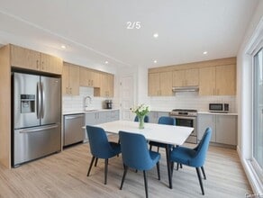 Building Photo - 9409 Av Larose