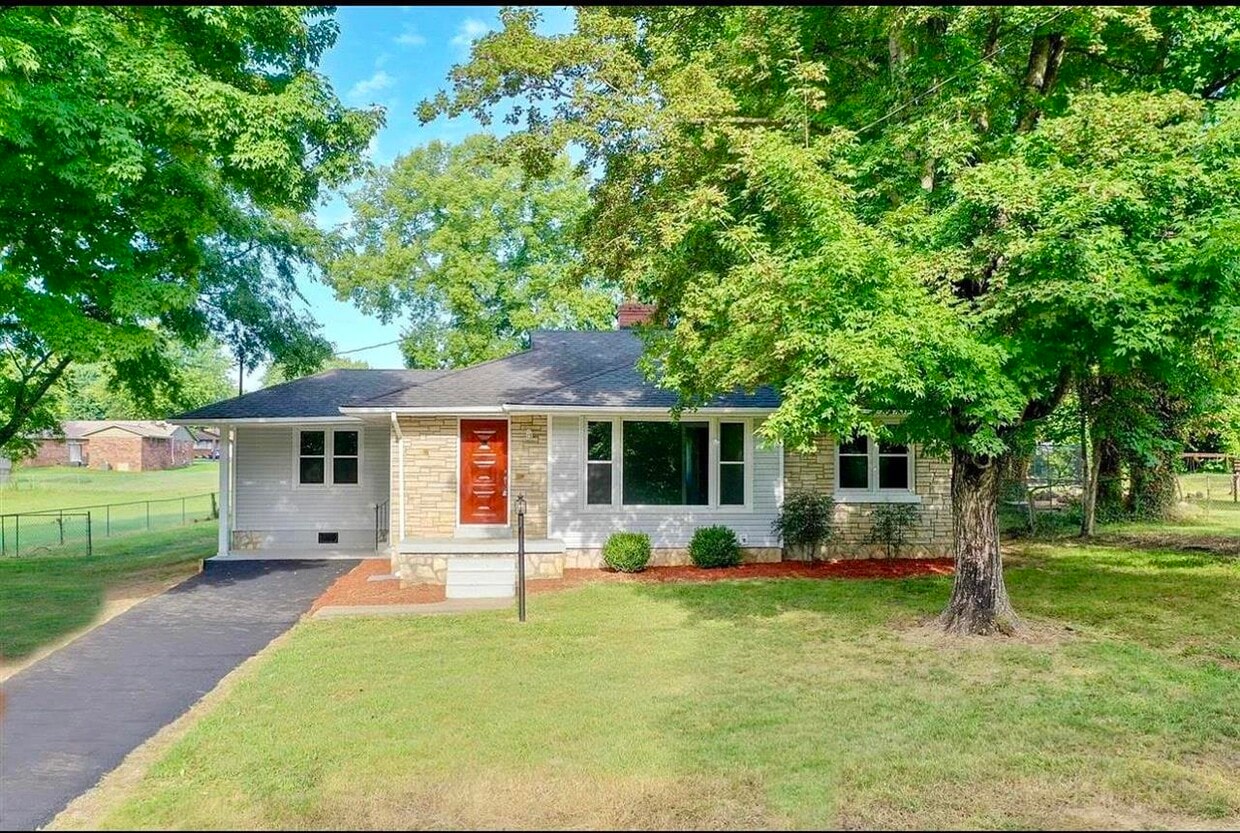 Foto principal - 117 Riverview Dr