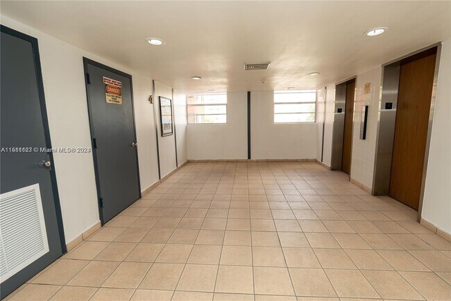 Foto del edificio - 5050 NW 7th St