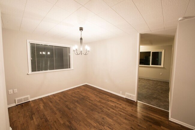 Foto del edificio - 10039 Ashworth Ave N