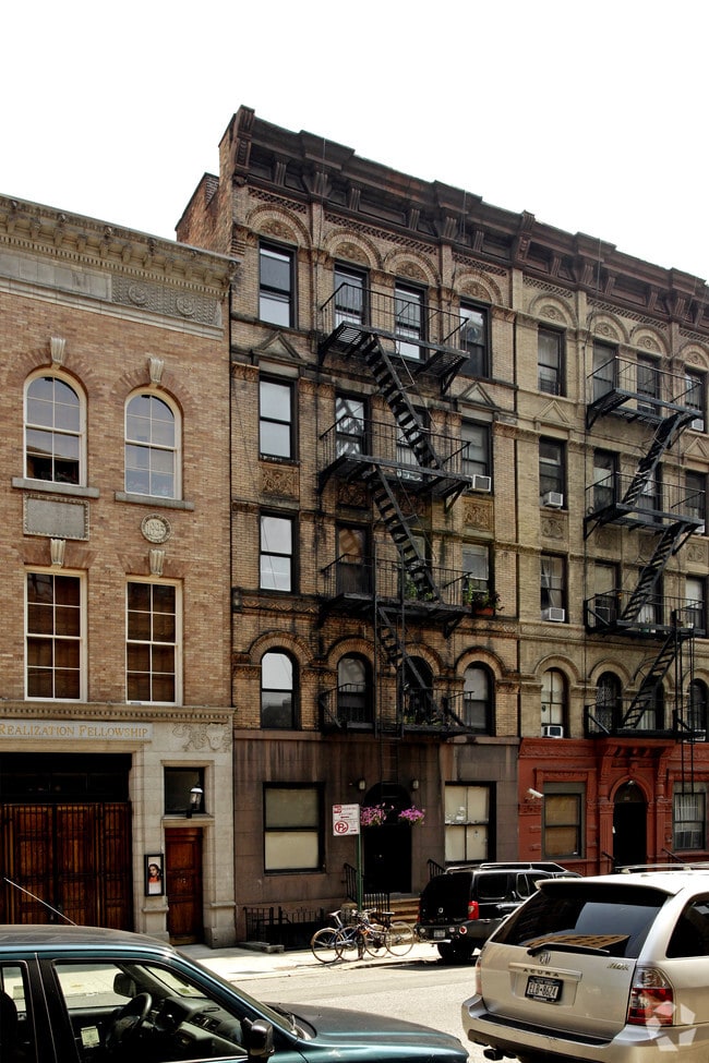 Building Photo - 219 E 28th St