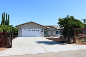 Building Photo - 15924 Plum Ct
