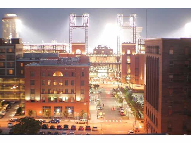 Building Photo - Stadium Loft Apartments
