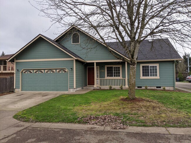 Foto del edificio - Beautiful 3-Bedroom, 2-Bath Duplex On A Corner Lot!