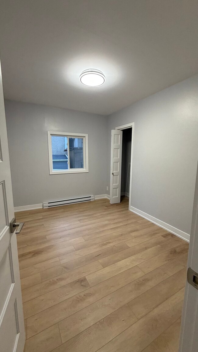 Photo du bâtiment - Newly renovated 2-Bedroom Apartment in Gatineau