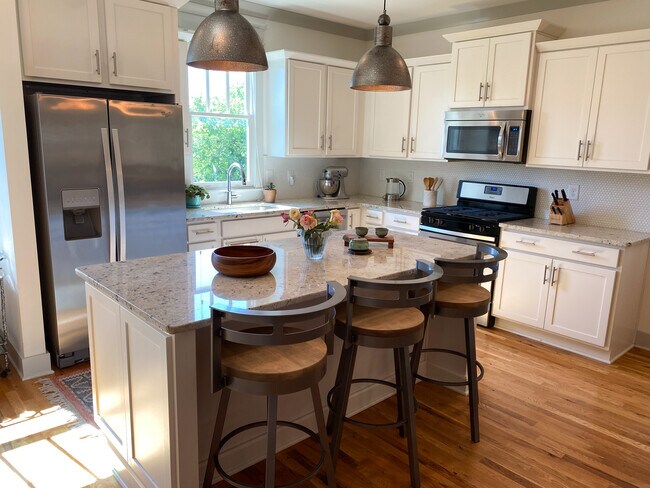 Foto del edificio - 204 Burns Ave